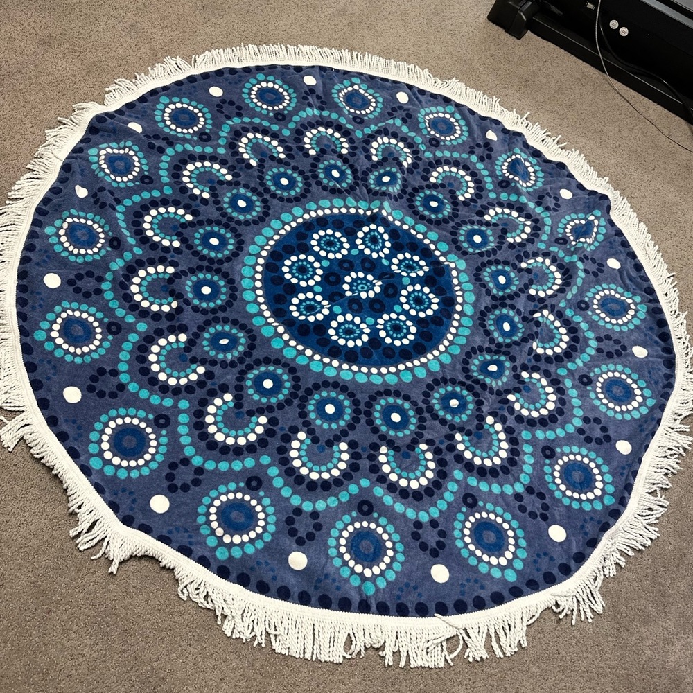 Round beach towel